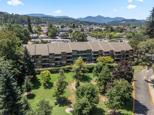 apt-307-115 Rogue River Hwy, Grants Pass, OR, 97527-5483 | Card Image