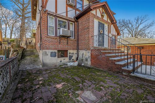 150 Rumsey Rd, Yonkers, NY, 10705-1629 | Card Image