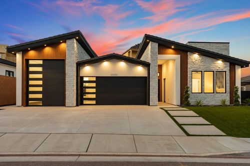 2885 E View Pointe Dr, Washington, UT, 84780-3722 | Card Image