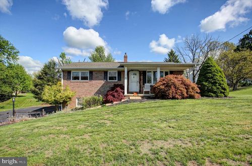 1561 Lake Shore Drive Drive, CHAMBERSBURG, PA, 17202 | Card Image