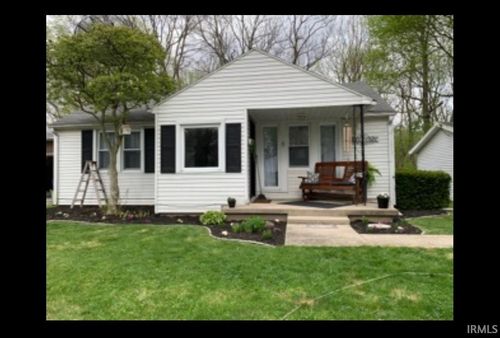 8 S Michigan St, Burlington, IN, 46915-9435 | Card Image