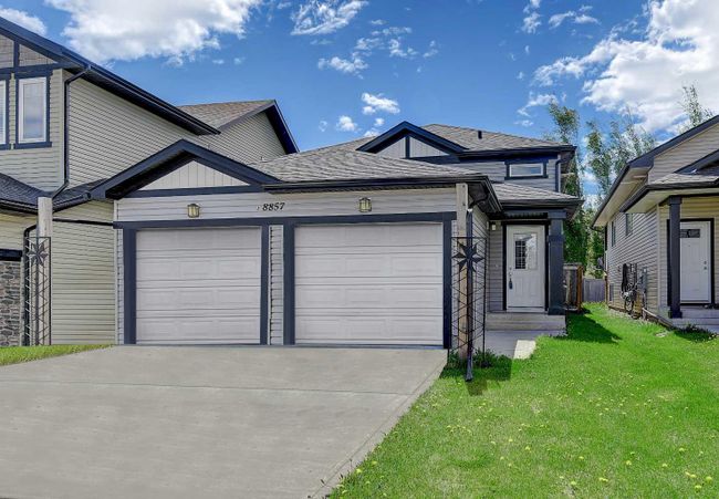 8857 96 Ave, House other with 5 bedrooms, 2 bathrooms and 4 parking in Grande Prairie AB | Image 1