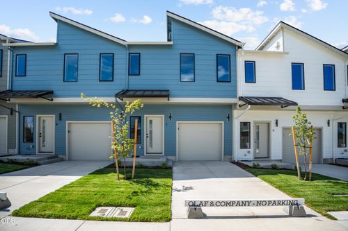 7-2032 Sunset Dr, Medford, OR, 97501-4295 | Card Image