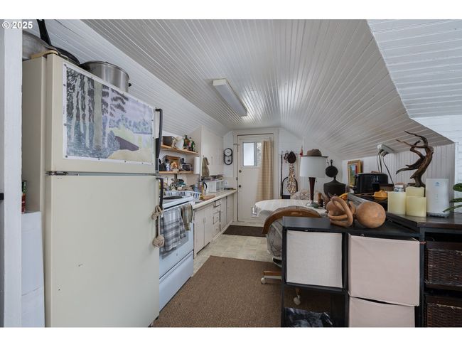 205 Sw Highway 101, Home with 0 bedrooms, 0 bathrooms and null parking in Waldport OR | Image 23