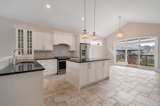 6464 Sam Iorfida Dr, House other with 6 bedrooms, 3 bathrooms and 6 parking in Niagara Falls ON | Image 12