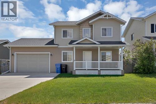 9 Mackenzie Way, Carstairs, AB, T0M | Card Image