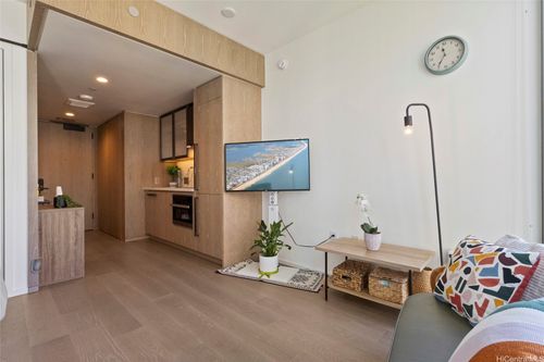 apt-633-1000 Auahi St, Honolulu, HI, 96814-3350 | Card Image