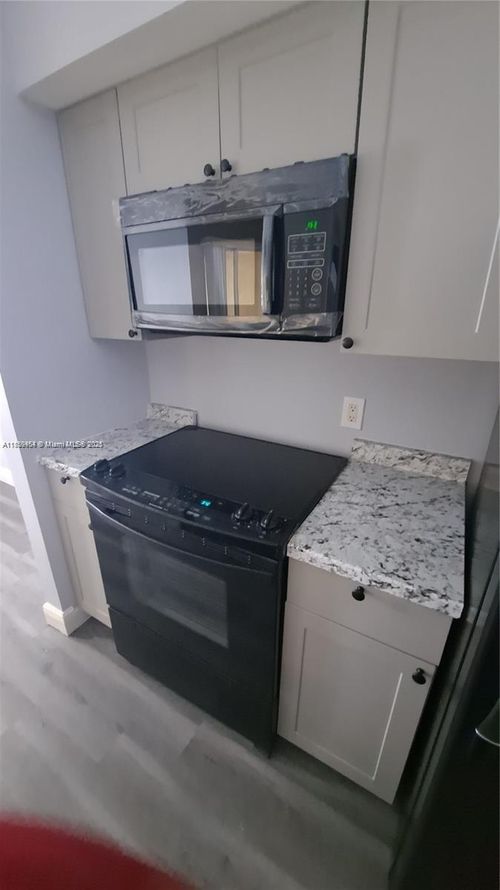 apt-242-5672 Rock Island Rd, Tamarac, FL, 33319-2868 | Card Image