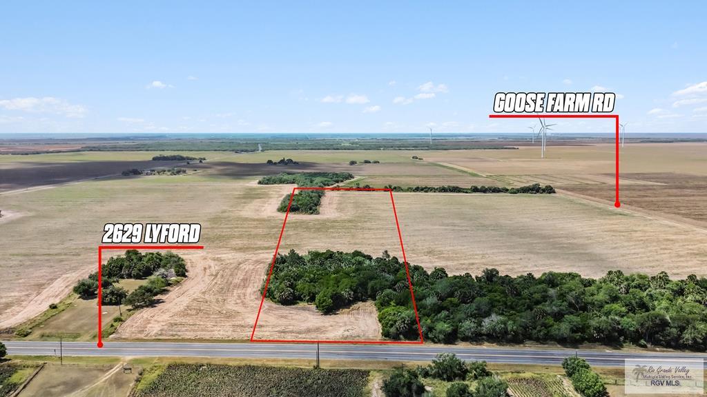 Land in Lyford