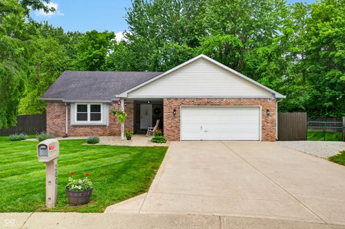 200 Raymond Ct, Morgantown, IN, 46160-8318 | Card Image