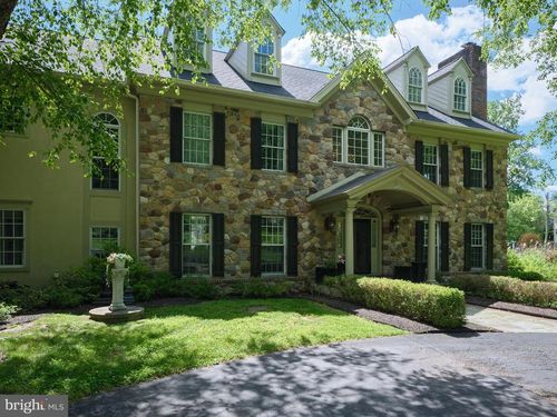 5765 Valley Stream Dr, DOYLESTOWN, PA, 18902-9417 | Card Image