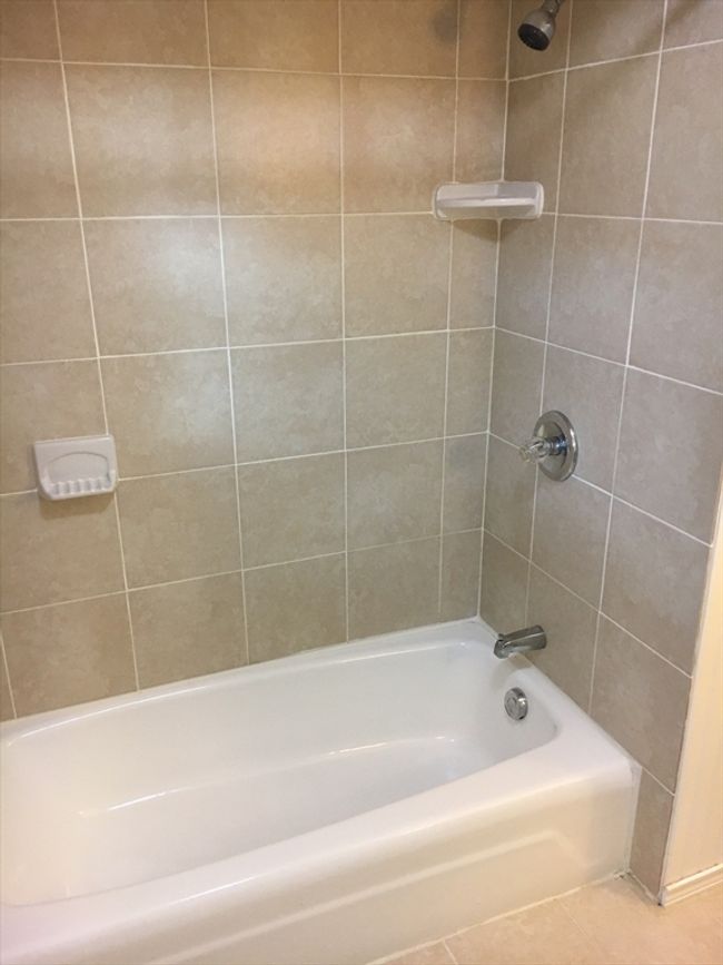 66 Locust Ave, Home with 4 bedrooms, 4 bathrooms and 4 parking in Worcester MA | Image 10