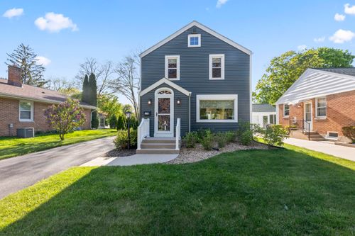 126 N Maple Ter, Oconomowoc, WI, 53066-2609 | Card Image