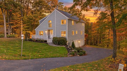 39 Hunter Drive, Derry, NH, 03038 | Card Image