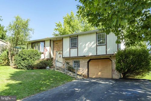 845 Terrace Ave, MOUNT JOY, PA, 17552-1025 | Card Image