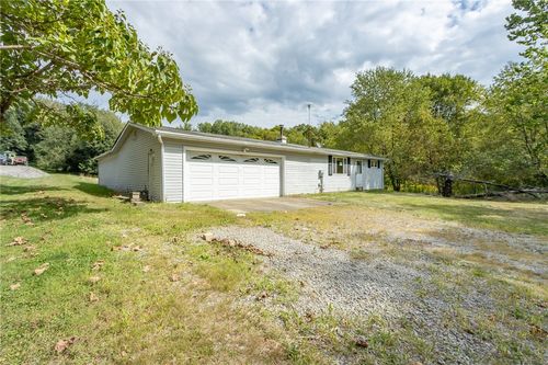 237 Beaver Run Rd, Apollo, PA, 15613-8844 | Card Image