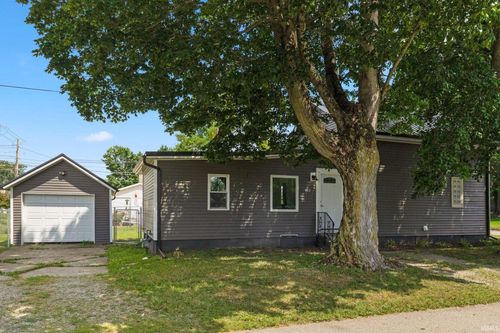 206 W County Line Rd, Wolcottville, IN, 46795-9203 | Card Image