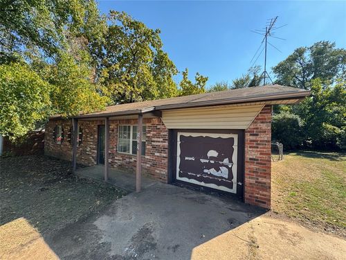 522 W Highland St, Tecumseh, OK, 74873-4031 | Card Image