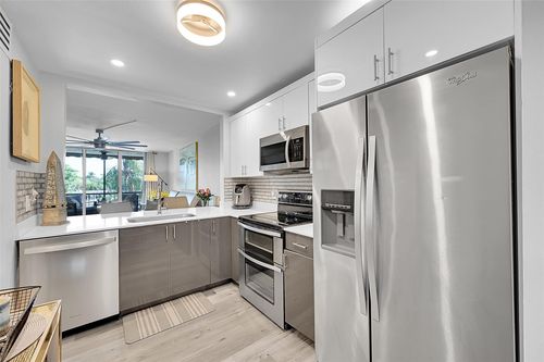 apt-c302-777 S Federal Hwy, Pompano Beach, FL, 33062-5974 | Card Image