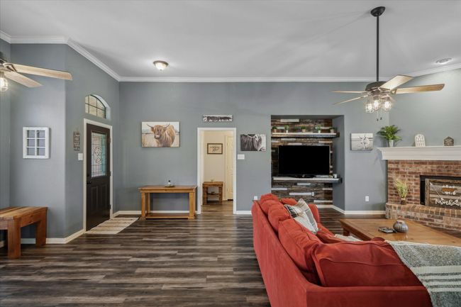 Built-in for the TV | Image 9