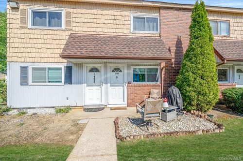 197-197 Pointe Cir N, Coram, NY, 11727-1542 | Card Image