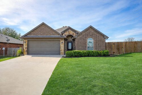 110 Hummingbird Dr, Weatherford, TX, 76088-7039 | Card Image