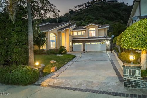 1985 Erin Way, Glendale, CA, 91206-1007 | Card Image