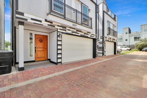 3027 Clinton Drive, Houston, TX, 77020 | Card Image