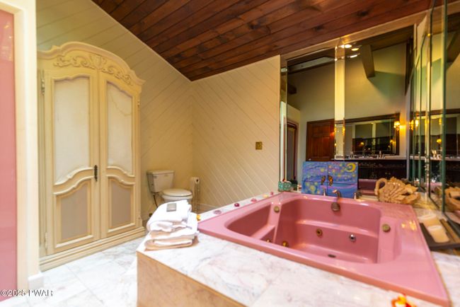 Primary Bath | Image 17