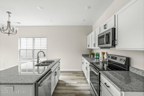 812 Rosemary Ln, La Grange, KY, 40031-7920 | Card Image