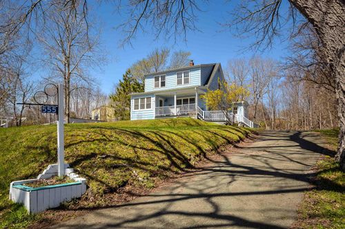 555 Chebucto St, Baddeck, NS, B0E1B0 | Card Image