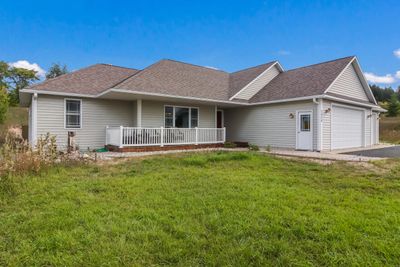 2424 Tyler Hills Dr., House other with 4 bedrooms, 3 bathrooms and null parking in Traverse City MI | Image 2