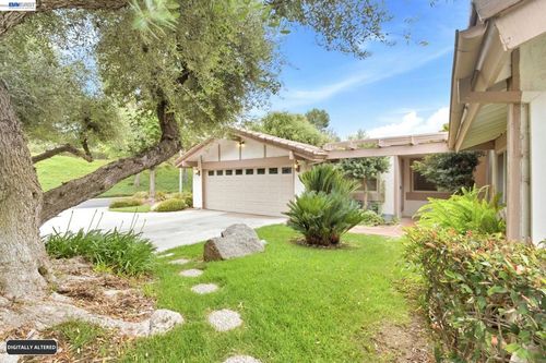 742 Via Zapata, Riverside, CA, 92507-6401 | Card Image