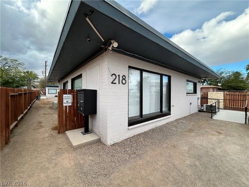 2-218 S 11th St, Las Vegas, NV, 89101-8915 | Card Image
