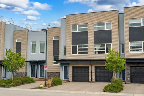 324 Covecreek Cir Ne, Calgary, AB, T3K0W6 | Card Image