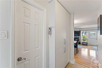 7E Vanessa Terr, Condo with 3 bedrooms, 2 bathrooms and 1 parking in Ottawa ON | Image 3