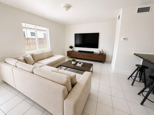 3247-3247 Sw 92nd Ave, Miami, FL, 33165 | Card Image