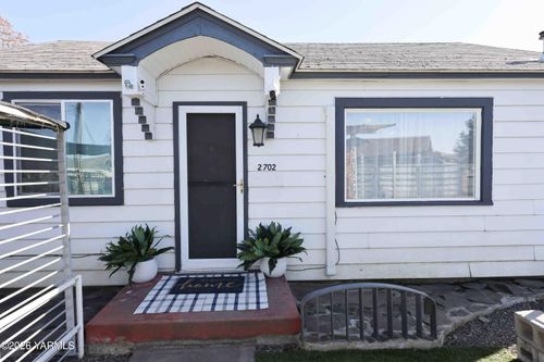 2702 Englewood Ave, Yakima, WA, 98902-1657 | Card Image