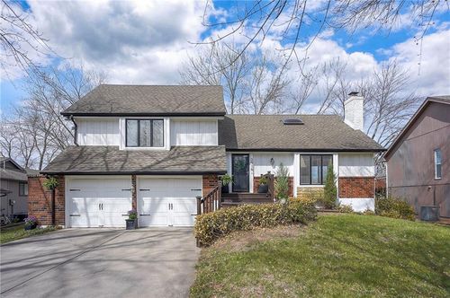 3916 Sw Hidden Cove Dr, Lee's Summit, MO, 64082-4684 | Card Image