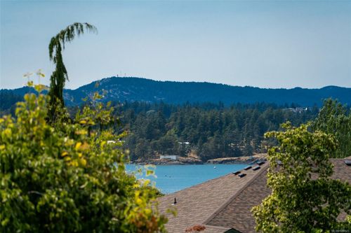 22-126 Hallowell Rd, View Royal, BC, V9A7K2 | Card Image