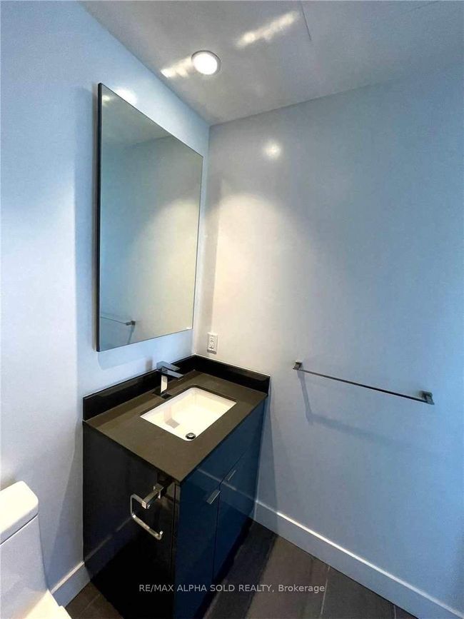 1905 - 7 Grenville St, Condo with 2 bedrooms, 2 bathrooms and null parking in Toronto ON | Image 12