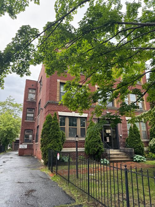 apt-d-421 Wethersfield Ave, Hartford, CT, 06114-1427 | Card Image