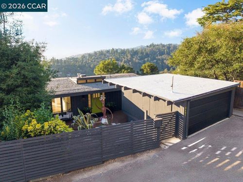 6401 Snake Rd, Oakland, CA, 94611-2263 | Card Image