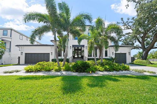 555 Suwanee Cir, Tampa, FL, 33606-3830 | Card Image