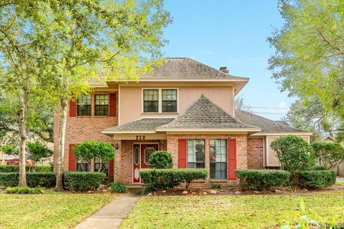 212 Any Way Street, Lake Jackson, TX, 77566 | Card Image