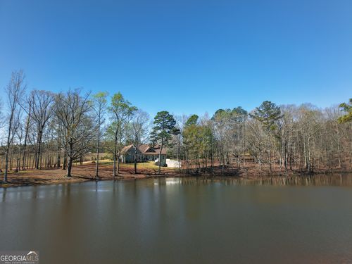 135 Fischer Spur Rd, Newnan, GA, 30265-1520 | Card Image