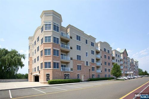 2107 Windsor Park Ct, Englewood, NJ, 07631-4977 | Card Image