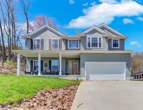589 W Mohawk Dr, Malvern, OH, 44644-9644 | Card Image