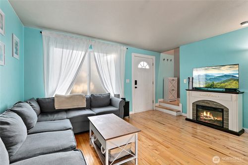 14518 W Thorne Ln Sw, Lakewood, WA, 98498-2130 | Card Image