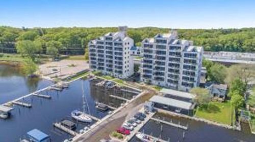 e501-2964 Lakeshore Dr, Muskegon, MI, 49441-8215 | Card Image